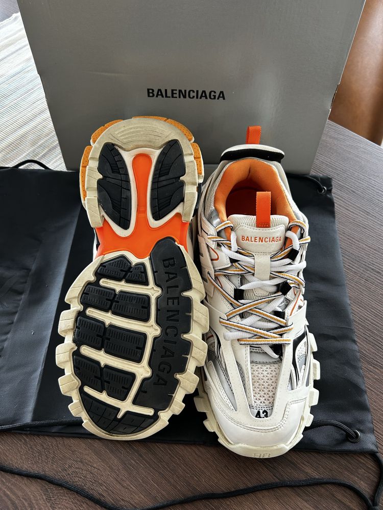 Balenciaga track
