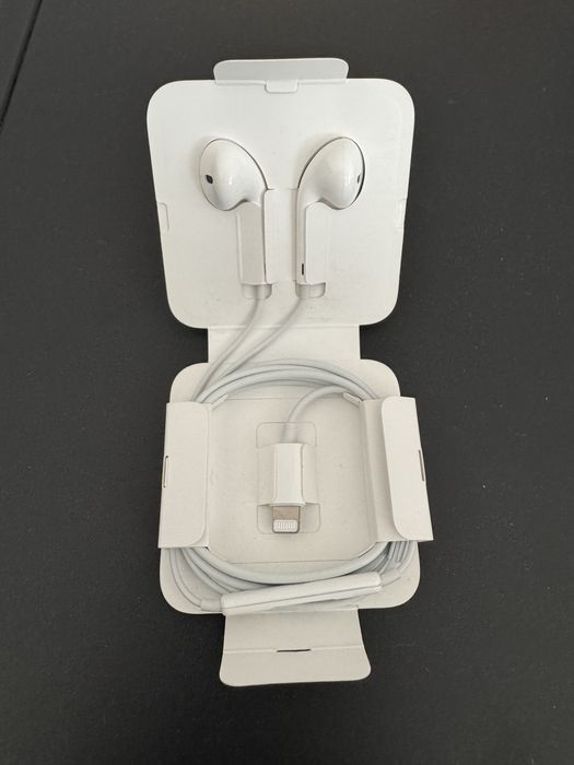 Нови оригинални Apple жични слушалки