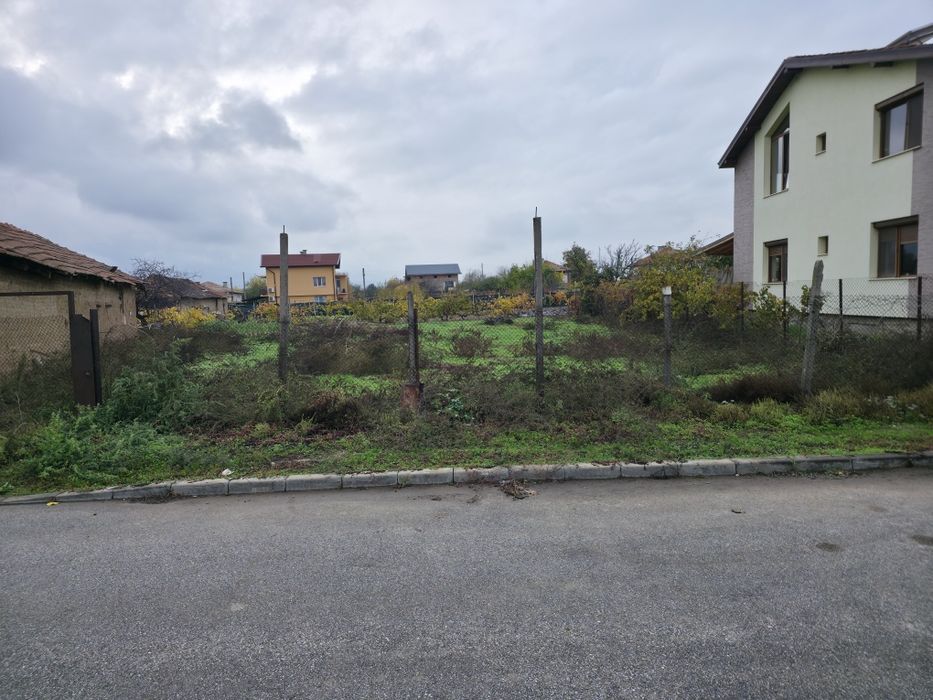 Дворно място парцел