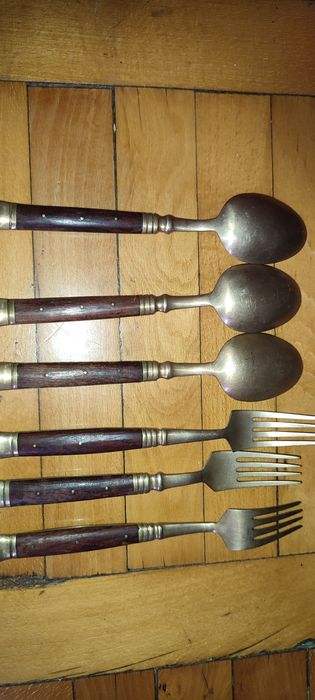3 linguri bronz+3 furculite bronz-50 lei toate