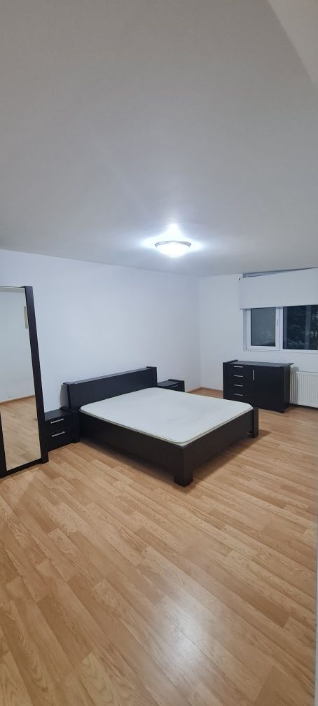 Închiriez vilă zona Vitan