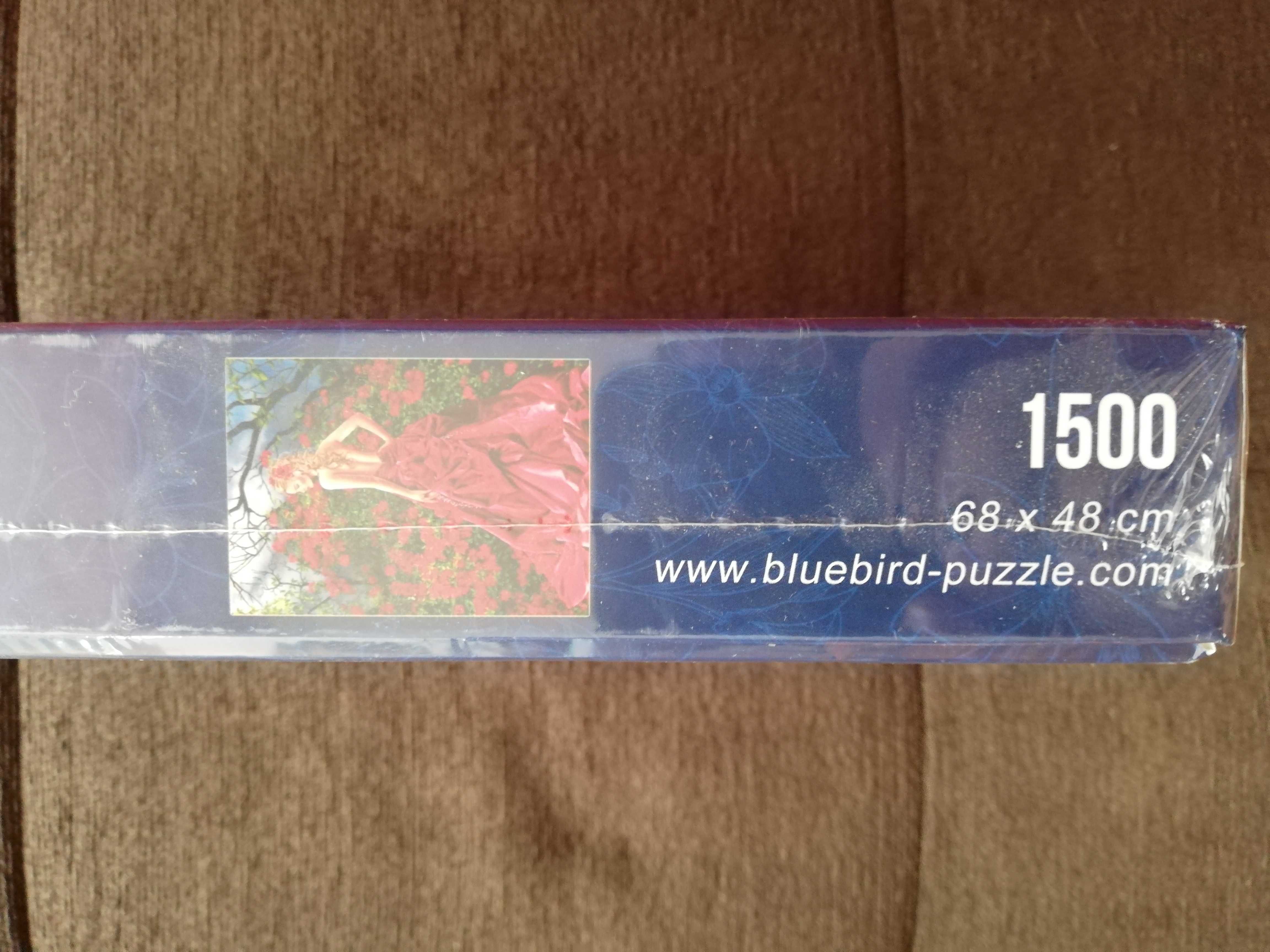 Нов пъзел Bluebird Tais in Red от Nene Thomas, 1500 части