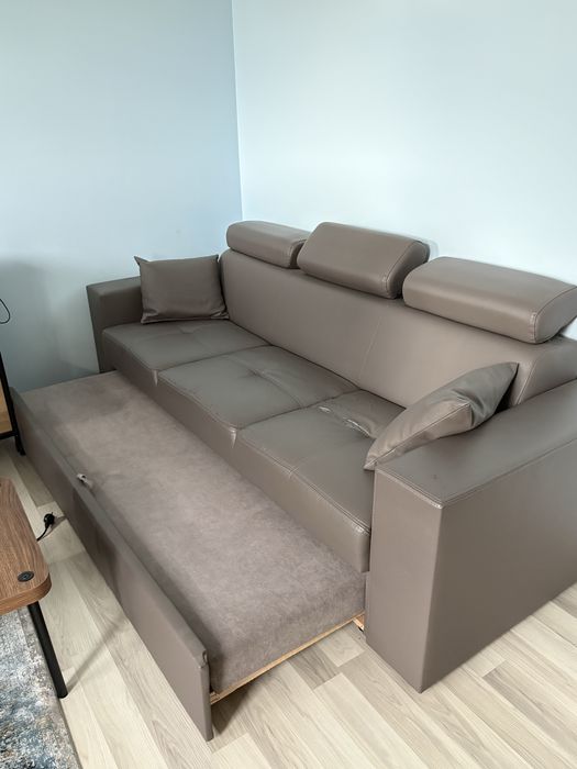 Vand canapea piele, extensibila, 3 locuri, 225/85/80 cm.