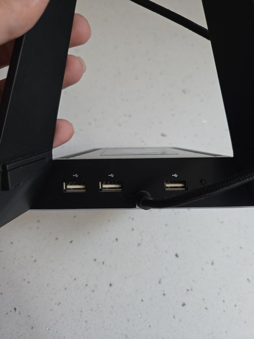 RGB Поставка за слушалки