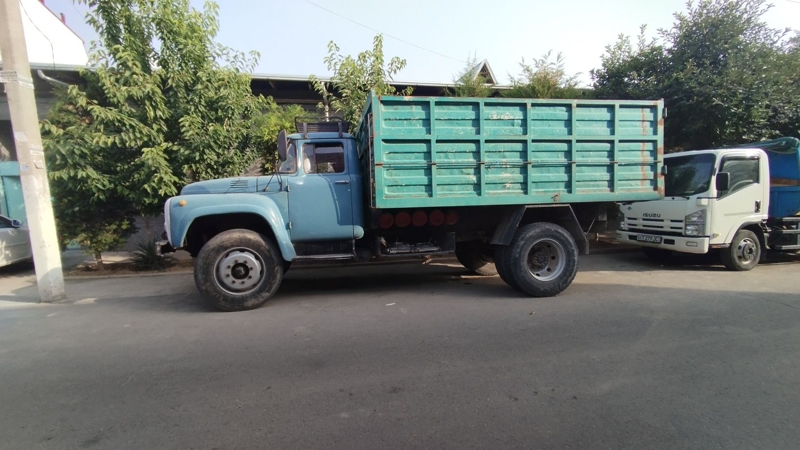 Zil 130 srochna sotiladi