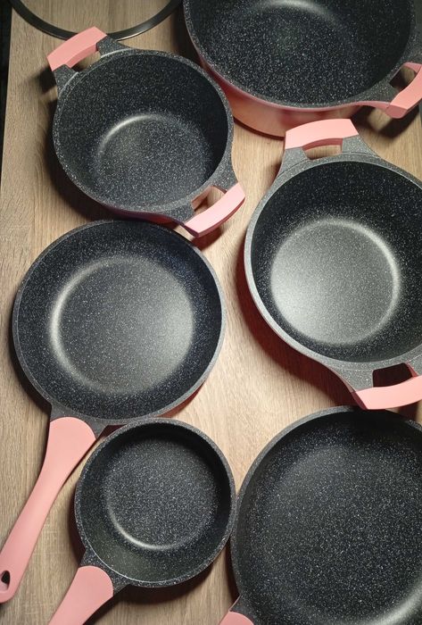 Нови Комплект тенджери и тигани Royalty Line, идея за подарък