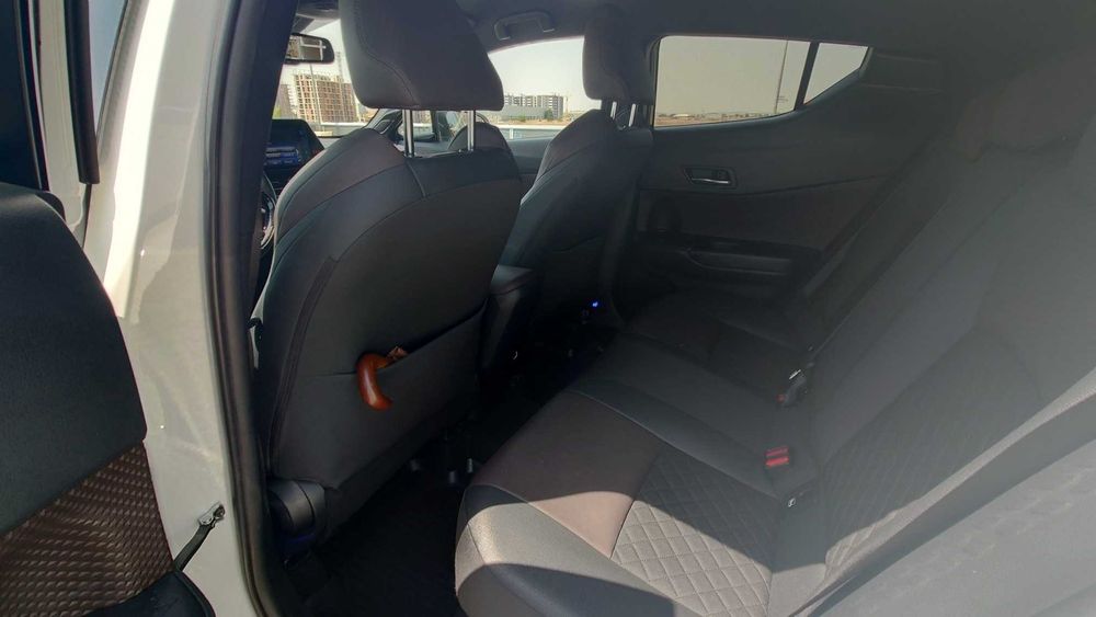 Toyota CHR hybrid Classy- гаражен автомобил!!