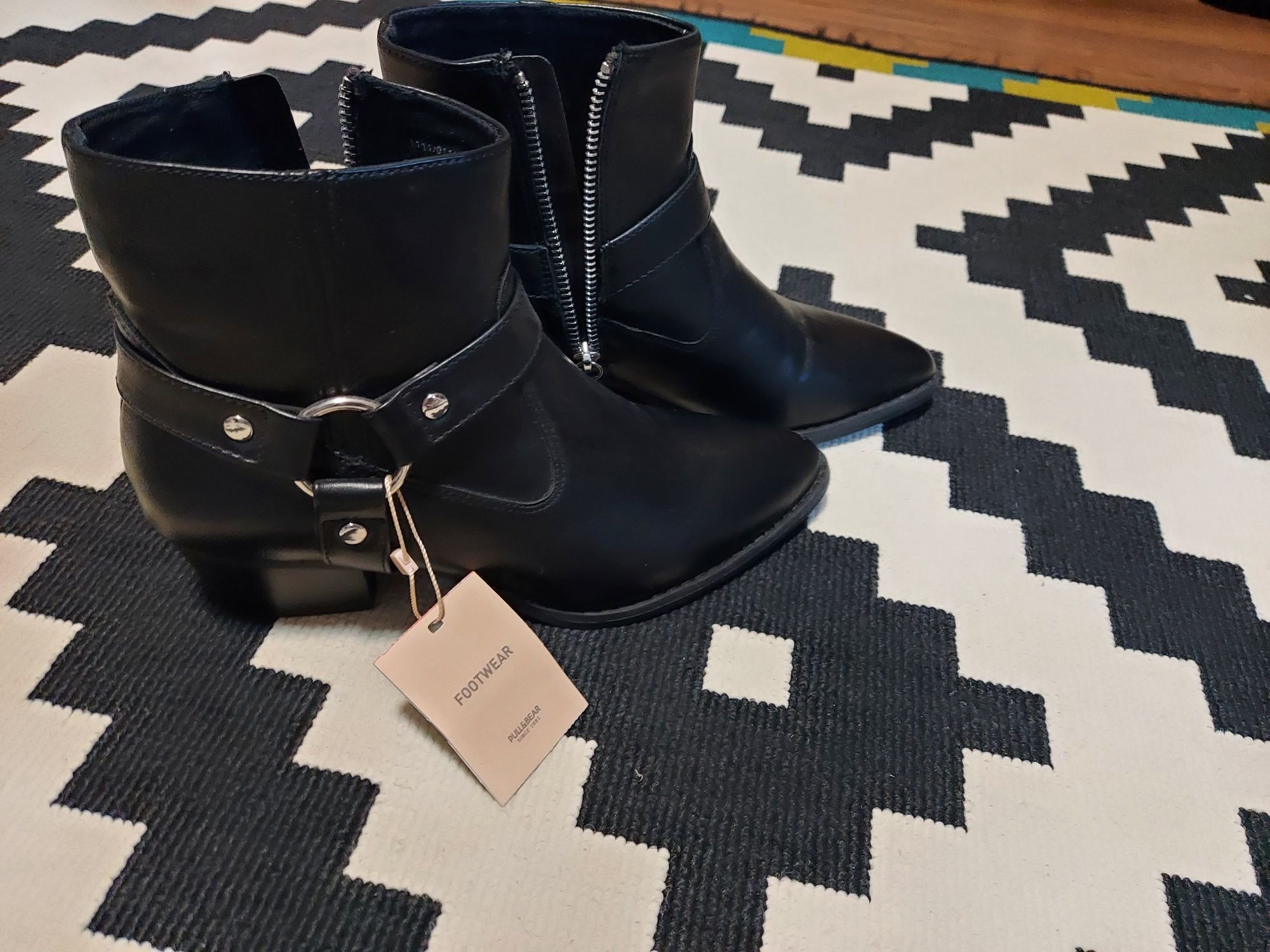 Botine/ciocate Pull and Bear, mărimea 36