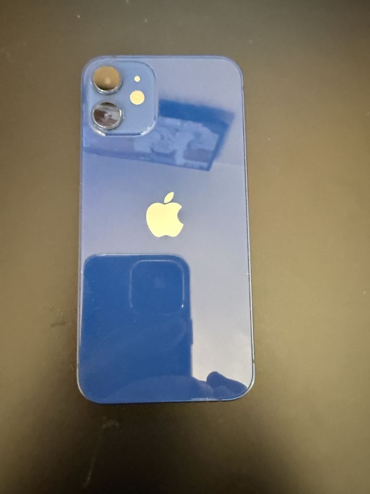 iPhone 12 mini 128GB Blue – работещ, със следи от употреба