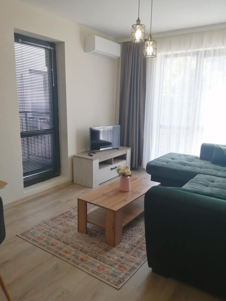 Дава се под наем Двустаен апартамент в Варна, ХЕИ - 65 кв.м за 612 € - Снимка #2
