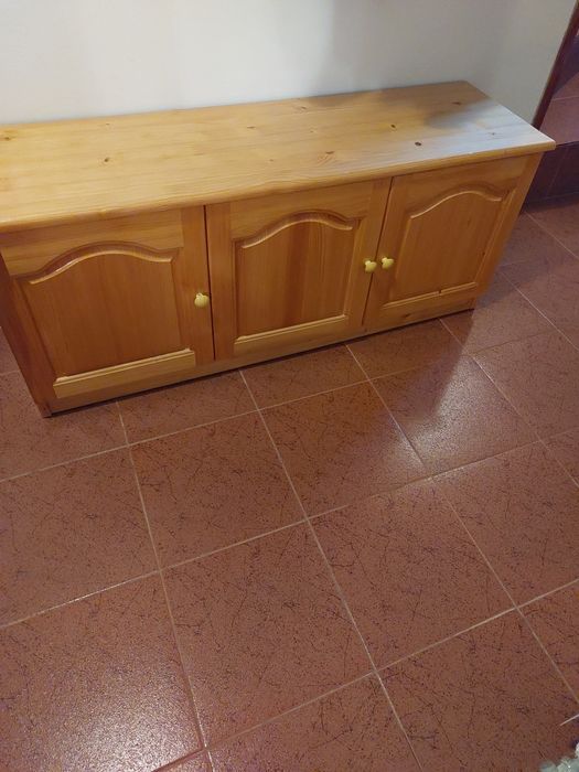 Дървен шкаф 35/120/50