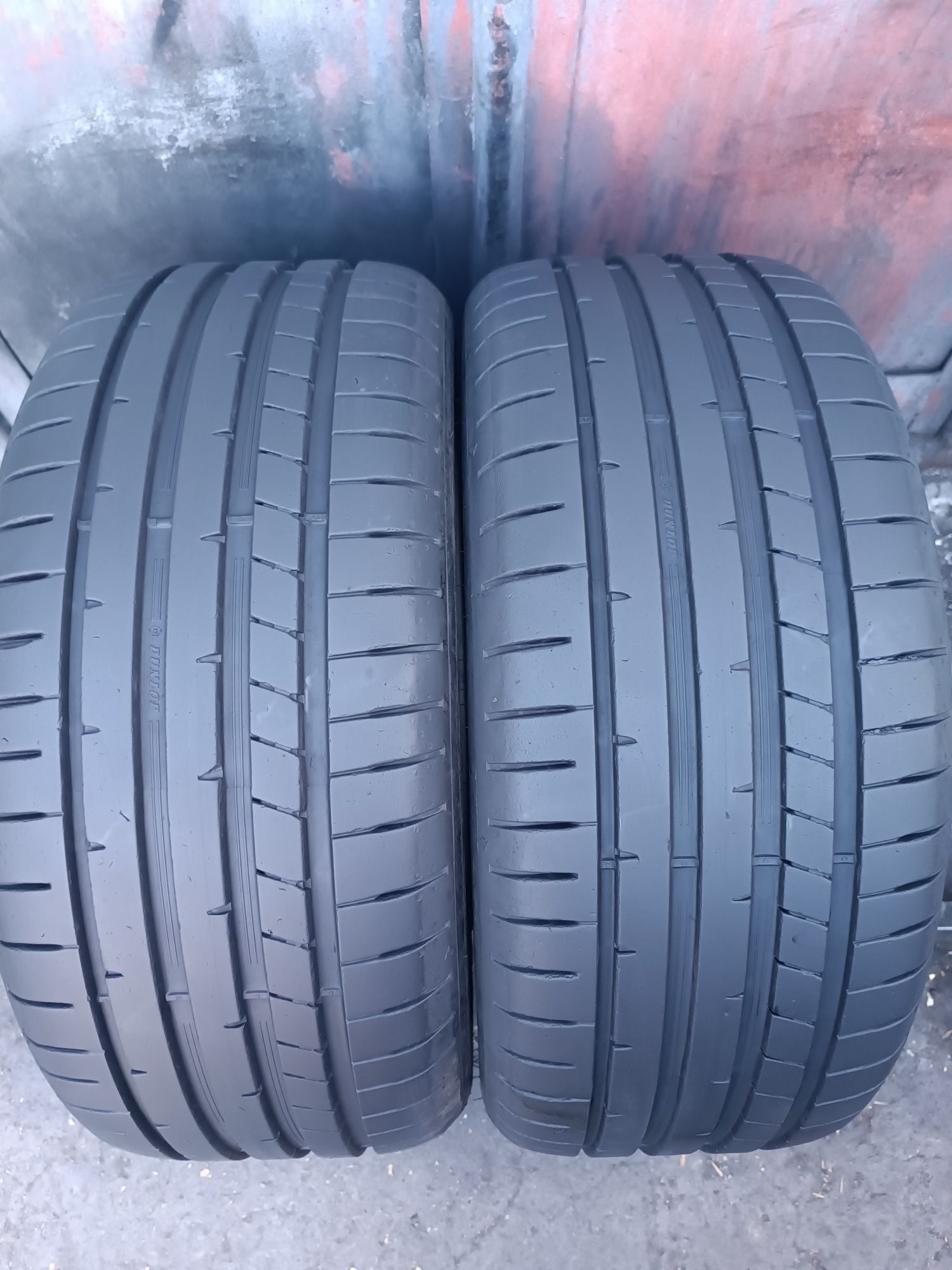 225/45/17 Dunlop