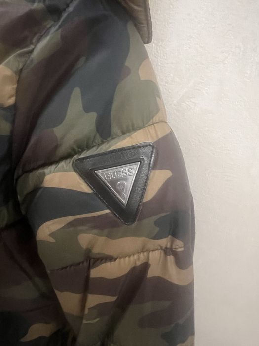 Оригинално детско яке Guess