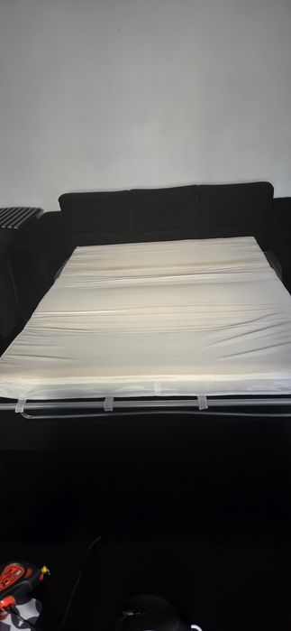 Canapea extensibila cu 3 locuri