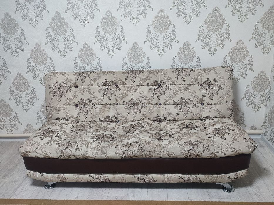 Диван и два кресла