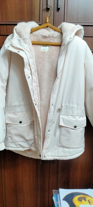 Продаётся куртка, размер 48-50, подкладка мех, цена 8000