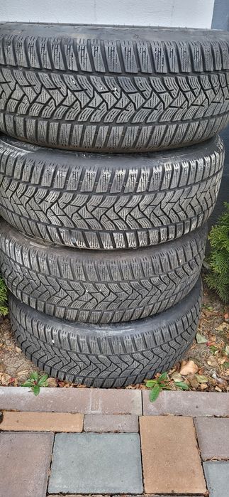Jante aliaj  BMW 205 /55/R16 echipate cu cauciucuri  de iarna