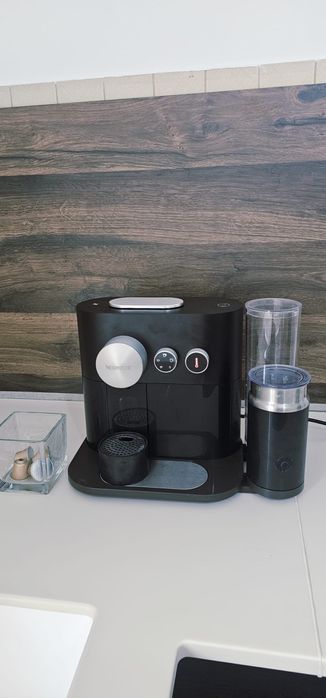 Espressor Nespresso Expert
