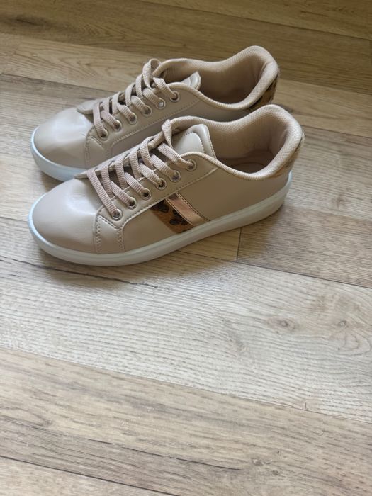 Кроссовки женские бежевые леопард