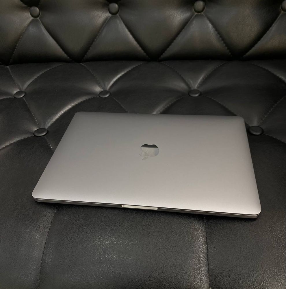 Apple MacBook Pro M1 8/256GB 2020 года в идеальном состоянии