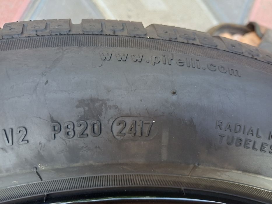 Vând 4 anvelope de iarna 245 50 r18 PIRELLI