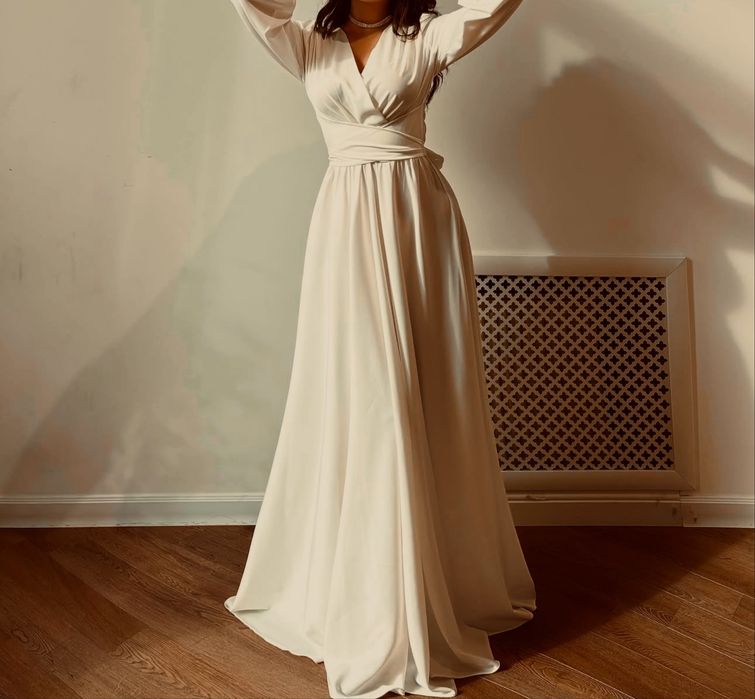 Платье молочного цвета