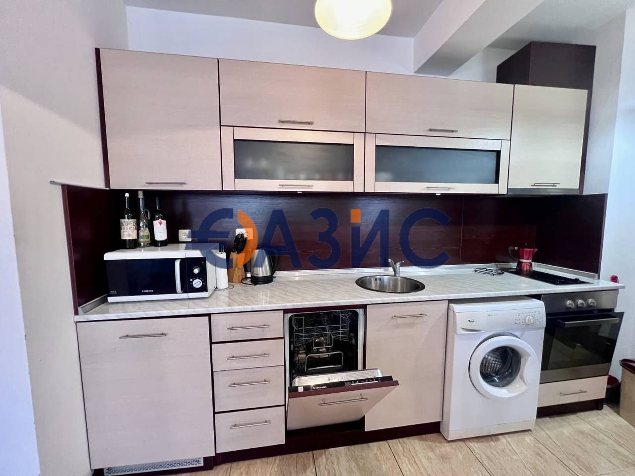 Продава се Двустаен апартамент в Свети Влас - 67 кв.м за 1157 €/кв.м - Снимка #4