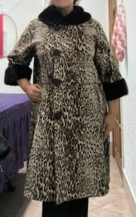 Продам полу сапожки и пальто Мутан стриженный