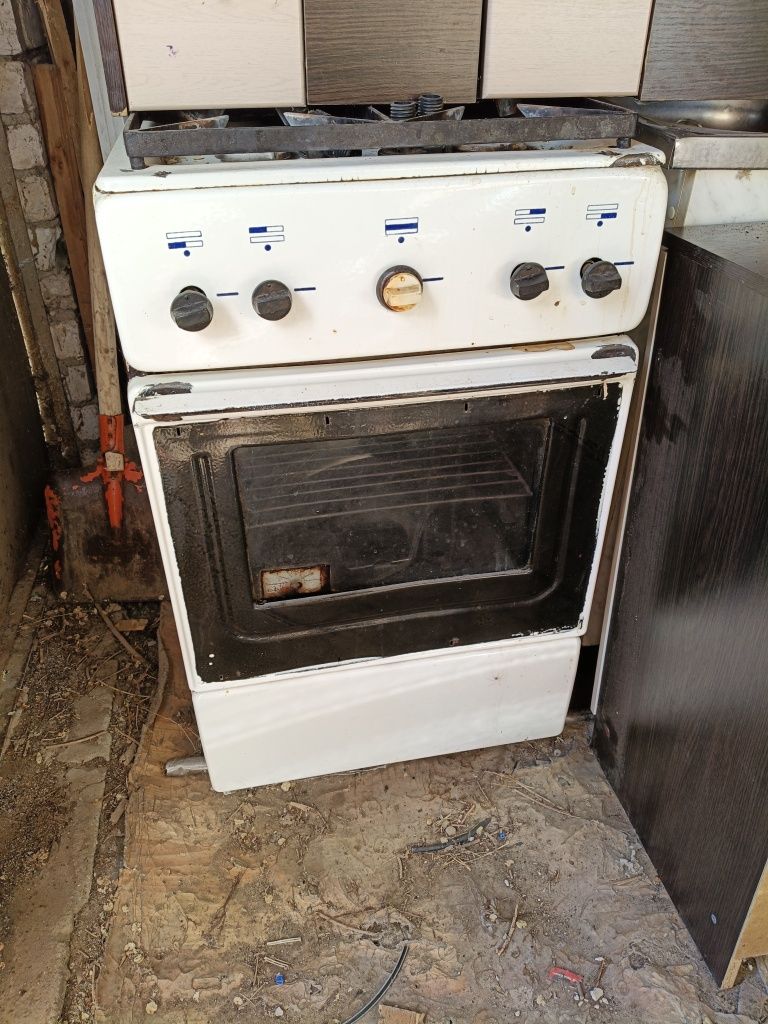 Продам газовую плиту