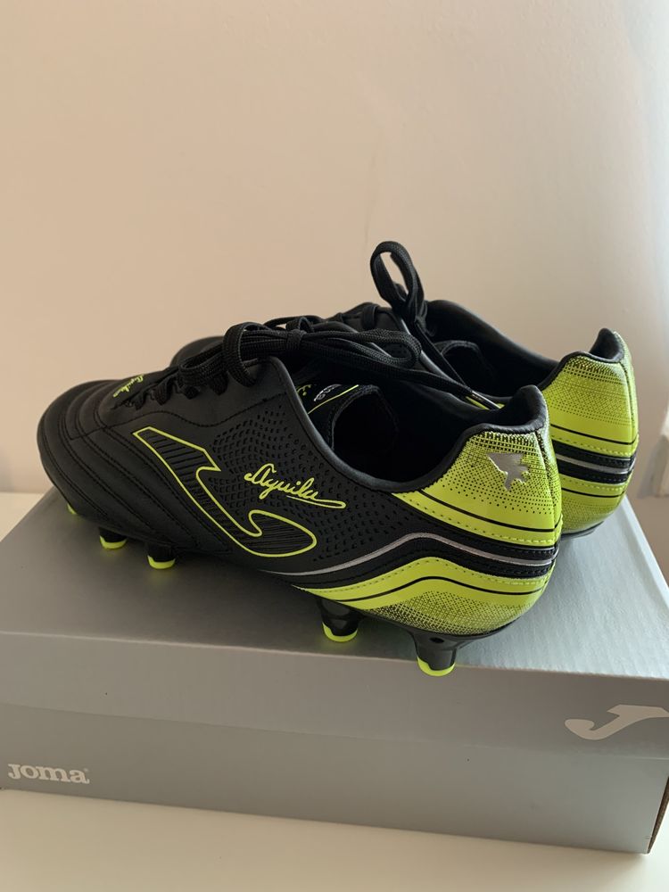 Papuci cu crampoane fotbal de joma nr 41 .