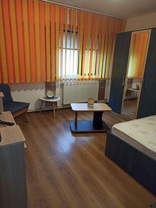 Apart.1 Camera Ultracentral Mazepa 1 Școala 28 Bloc Salcia 2 etaj 4/4