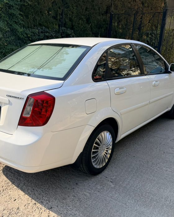 Lacetti 1.8 личная, состояние хорошее