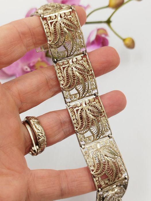 Антикварна сребърна гривна филигран 
УНИКАТ