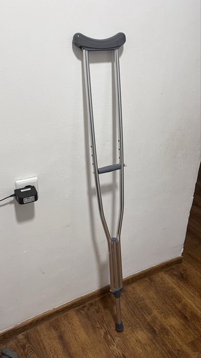 Продам костыль новый