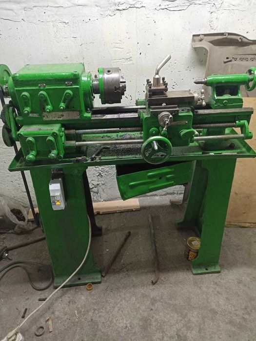 Продам токарный станок ТВ - 3