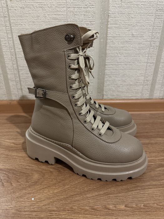 Продам зимнюю обувь