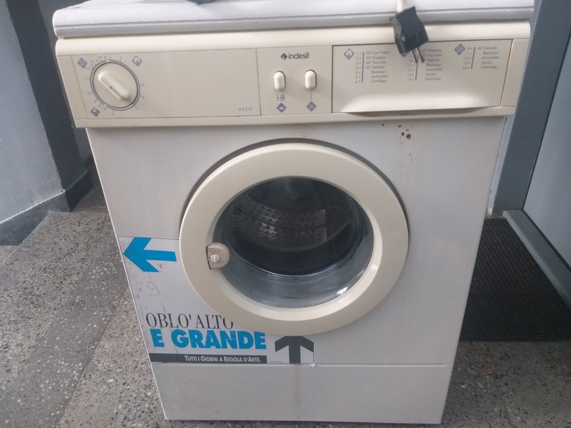 Работеща Пералня втора употреба  INDESIT