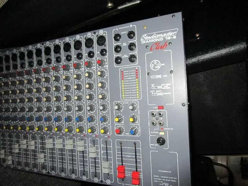 Mixer audio - Studiomaster Diamond Club - 12 Intrări microfon/linie