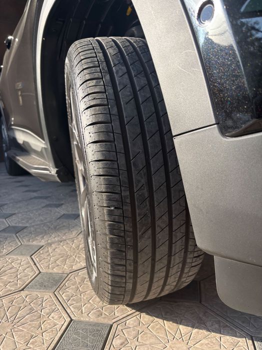 Автошины Tracker 2  GOODYEAR 215/55R17 в идеальном состоянии