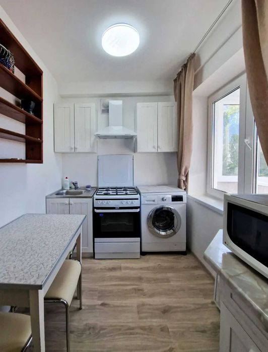 Двустаен имот в кв.Редута