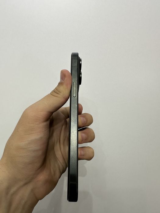 iphone 15 pro max black 256gb  98 % korobka bor