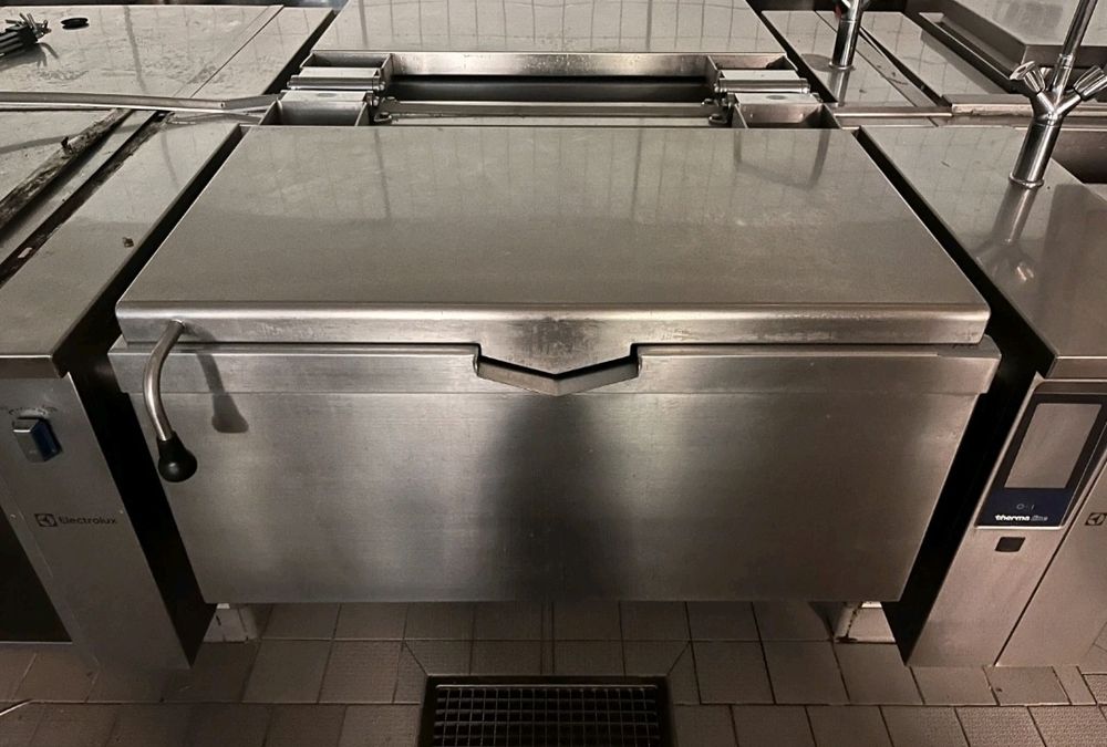 Tigaie basculanta Electrolux