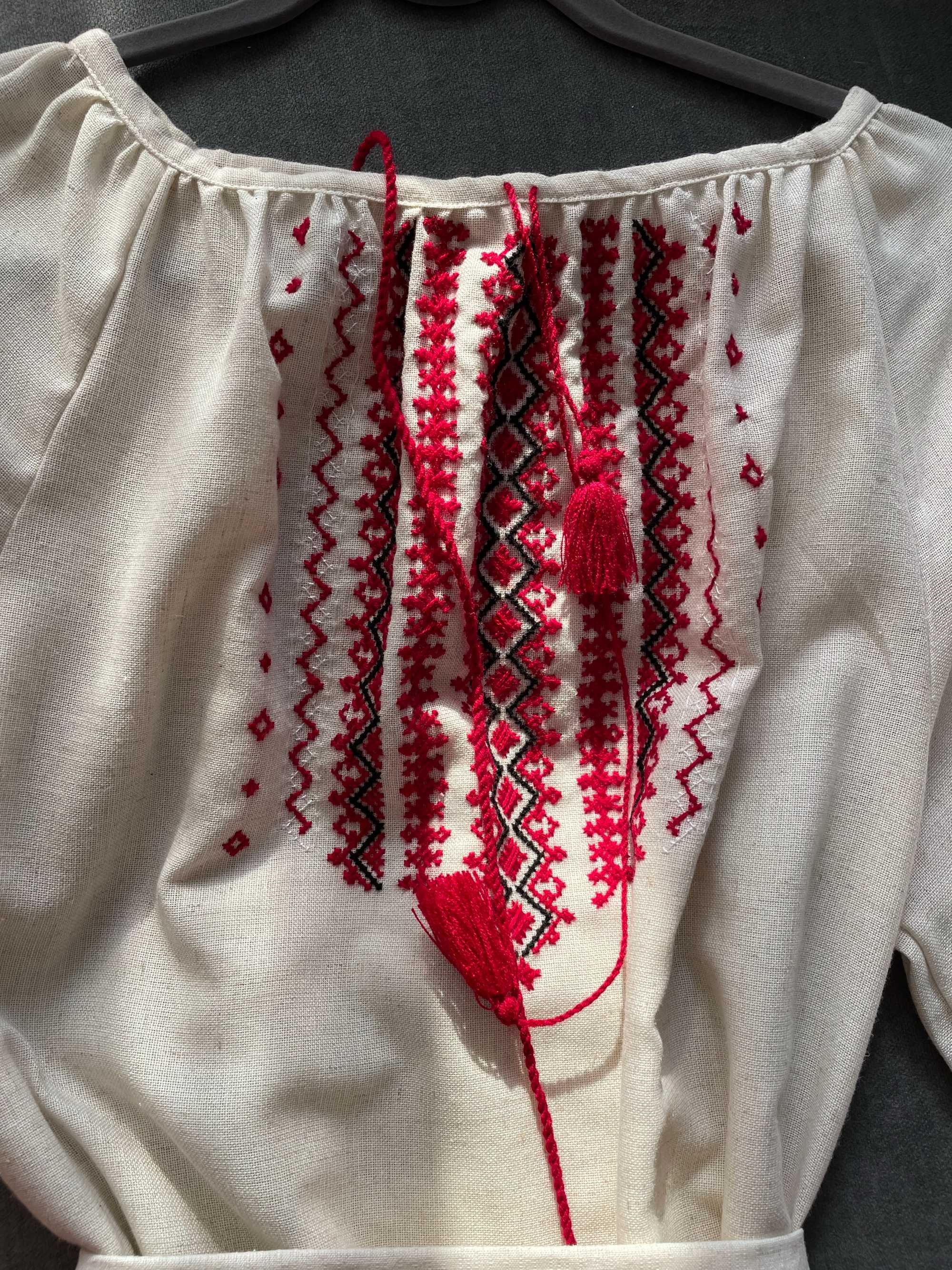 rochie traditionala tesuta manual
