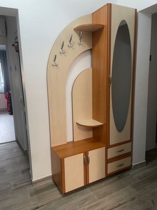 Vând dulap Thomas in stare buna.Pret ușor negociabil