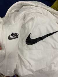 Куртки Nike