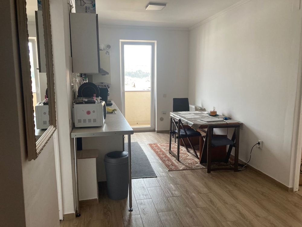 Inchiriez apartament 2 camere separate