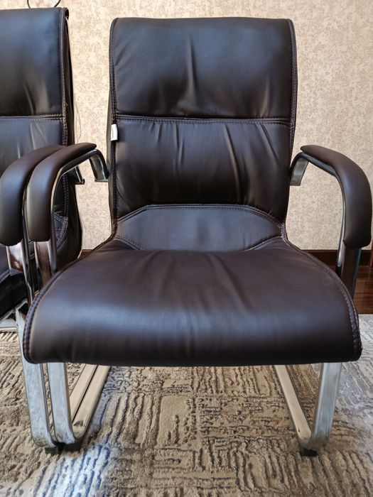 Срочно продам два кресла в отличном состоянии