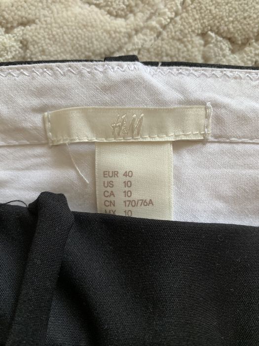 Pantaloni dama H&M, noi cu eticheta