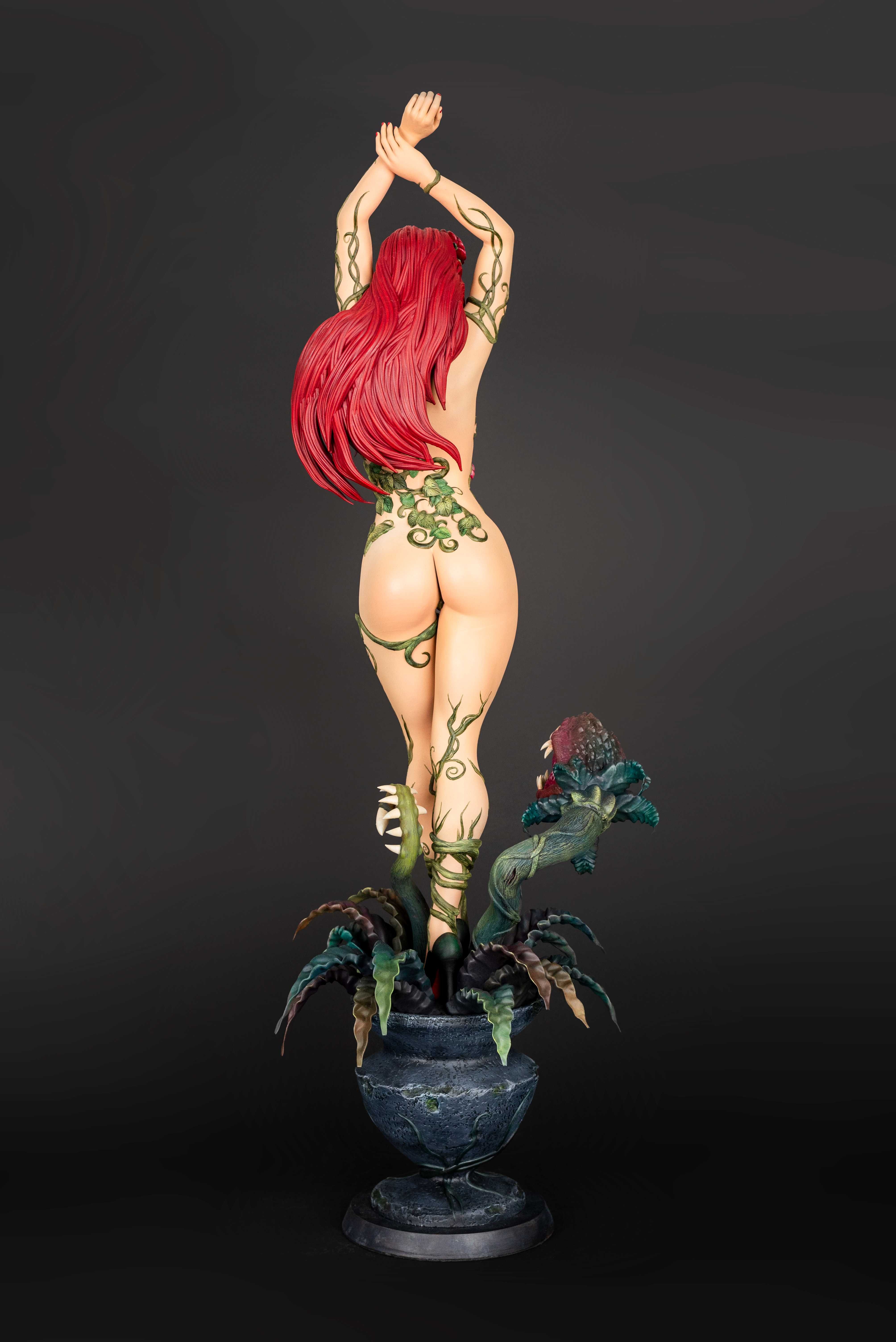 Poison Ivy - 65 сантиметра принтирана и ръчно оцветена фигурка