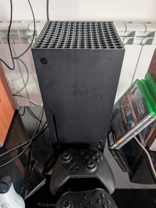 Xbox Series X - 3 контролера и игри